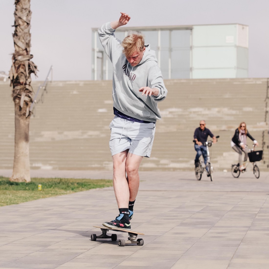 Gabriele Tealdo skateboarding on the Barcelona seafront